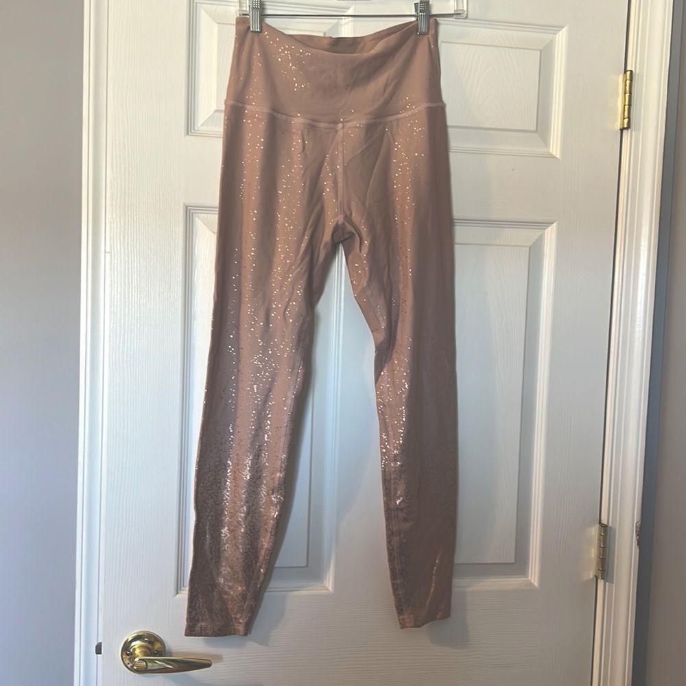 Beyond Yoga ombre alloy rose gold leggings size XL